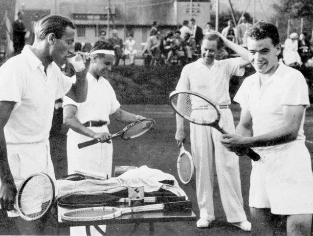 Ein Hhepunkt in der Vereinsgeschichte... Klaus Pota (links) und Gnter Koch .  | Foto: Tennisclub