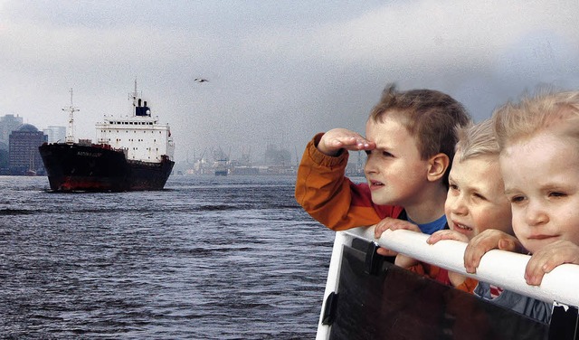 Unter Beobachtung: Containerschiffe in...ren des Sdwestens in die ganze Welt.   | Foto: Anselm Busshoff