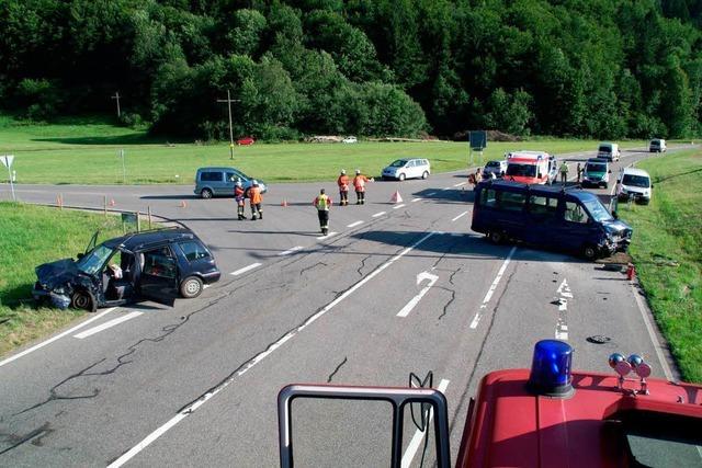 92-Jhriger verursacht schweren Unfall auf der B 317