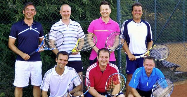 Meister-Team: Eduard Nikolaus (1.Kapit...d Marc Schwendemann (vorn, v. links).   | Foto: privat