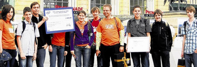 Preistrger vom Hochrhein-Gymnasium Wa...rer Jrg Rudolf (Vierter von rechts).   | Foto: Privat