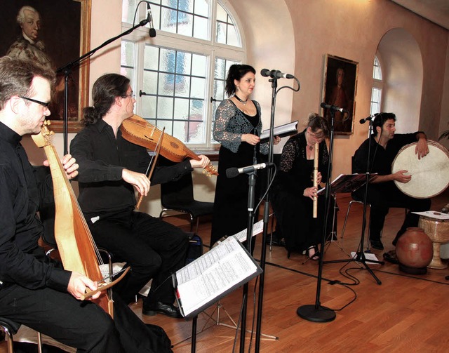 Nicht nur in den Tnzen eine sinnliche...lbare, lebenspralle Musik: A Chantar.   | Foto: Sandra Decoux-Kone