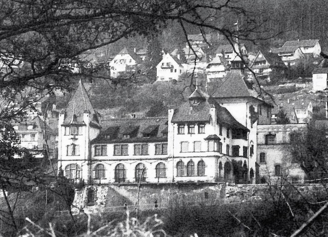 Im Waldschloss &#8211; heute steht dor...der Realschule Waldshut unterrichtet.   | Foto: Privat