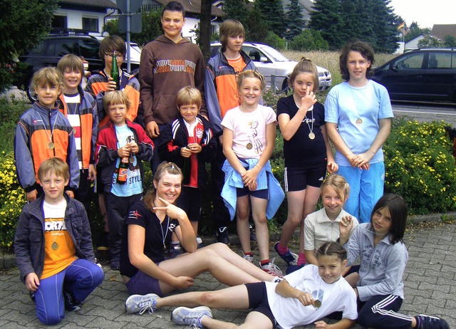 Aufstellung zum Gruppenbild: Mit guten...chsberger  vom Kinderturnfest zurck.   | Foto: privat