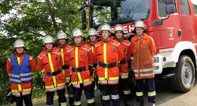 Das Feuerwehr-Leistungsabzeichen in Si...t, links Gruppenfhrer Simon Schmidt.   | Foto: Bernhard Birlin