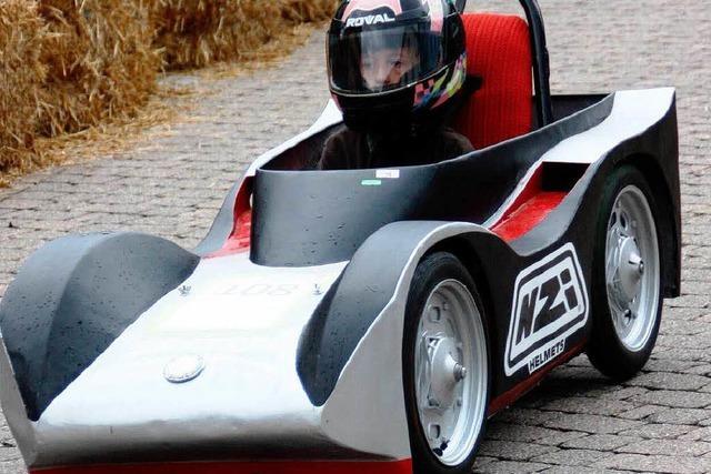 Tollkhne Piloten in ihren Seifenkisten