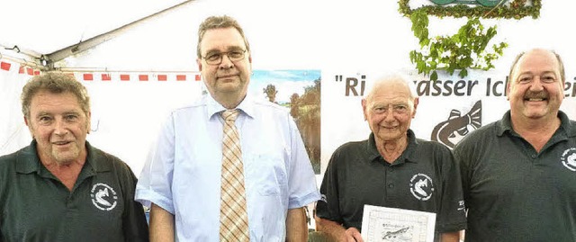 Ehrungen bei der Anglergemeinschaft Ri...dolf und  Vorsitzender Lothar Rudolf.   | Foto: Dieter Fink