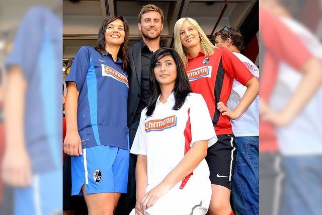 Fotos: Der SC Freiburg stellt das neue Trikot vor