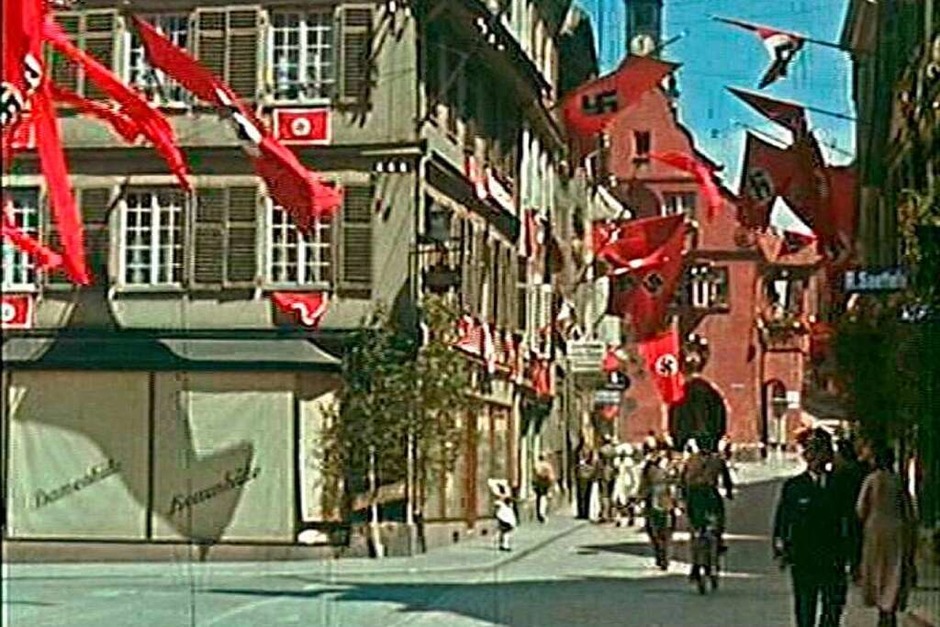 Zum Kreisparteitag 1939 präsentierte sich die Innenstadt im vollen Fahnenschmuck. (Foto: Stadtarchiv Lahr) Zum Kreisparteitag 1939 präsentierte sich die Innenstadt im vollen Fahnenschmuck. (Foto: Stadtarchiv Lahr)