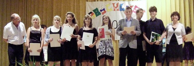 Die besten aus der Reihe der Schulabsolventen wurden mit Preisen ausgezeichnet.  | Foto: Hauptschule kenzingen