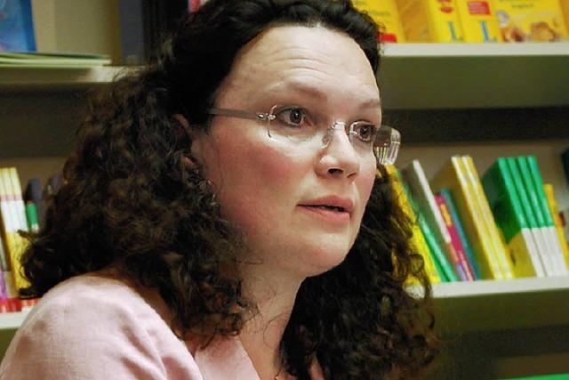 SPD-Generalsekretrin Andrea Nahles las in der Buchhandlung Mller aus ihrem Buch „Frau, glubig, links“