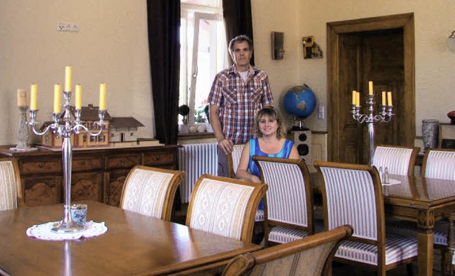 Mit neuem Leben erfllten Birgit und H...mackvoll gestalteter Aufenthaltsraum.   | Foto: Christa Maier