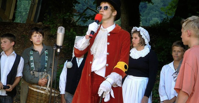 Auch ein seltsamer Herr Graf spielt im...r auf dem Gelnde von Schloss Beuggen.  | Foto: Roswitha Frey