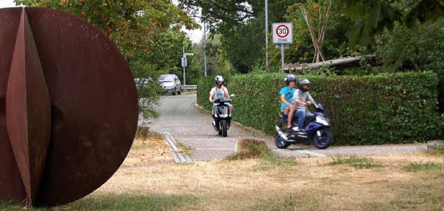 Allzu schnelles Fahren kann an dieser Ecke reichlich gefhrlich werden.   | Foto: SENF