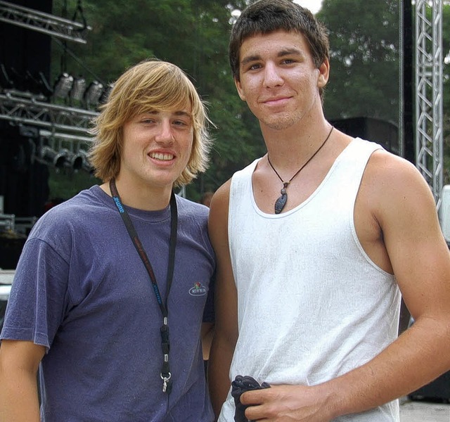 Yannick Minet (links) und Alex Wahli h...s Jugendkulturfestivals in Neuenburg.   | Foto: Jennifer Ruh