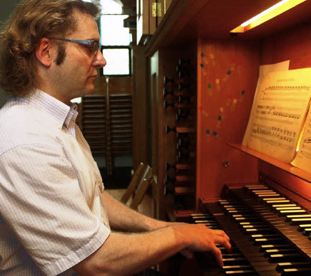 Volkmar Zehner an der Orgel in seiner Geburtsstadt  | Foto: frank berno timm