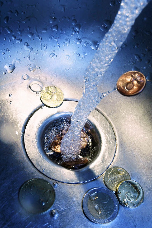 Weiterhin problemlos: die Ermittlung der Schmutzwassergebhr.   | Foto: dpa
