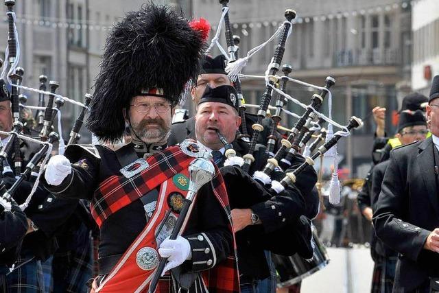 Fotos: Die Basel Tattoo Jubilumsparade