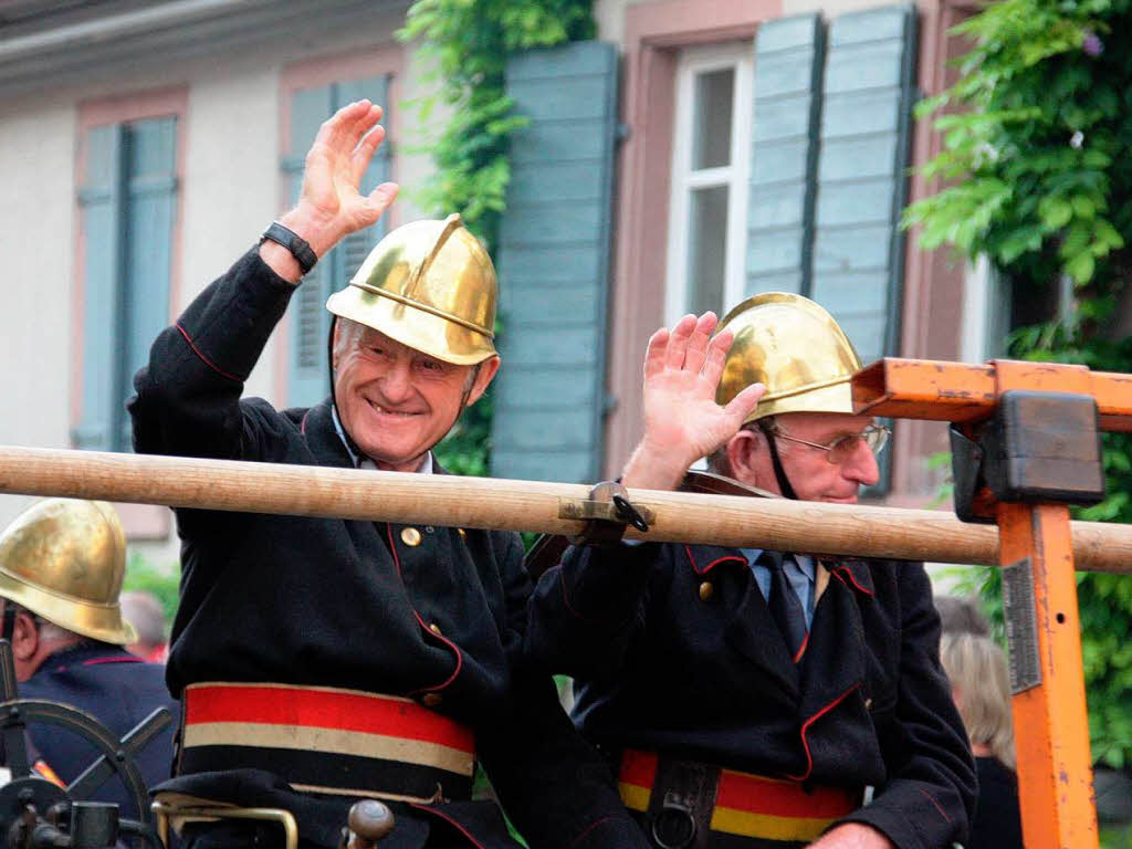 Mit einem Festumzug feierte die Feuerwehr Ihringen ihr 125-jhriges Bestehen. Mit dabei waren zahlreiche Feuerwehrabteilungen.