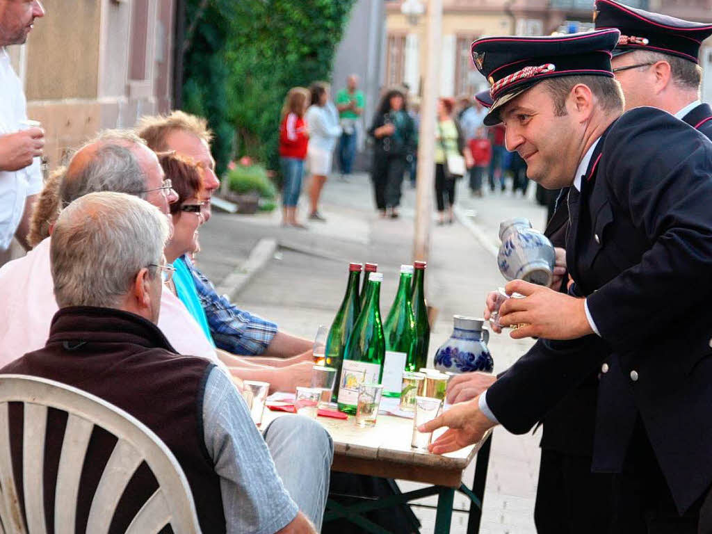 Mit einem groen Festumzug feierte die Freiwillige Feuerwehr Ihringen ihr 125-jhriges Bestehen. Wein gab es natrlich auch.