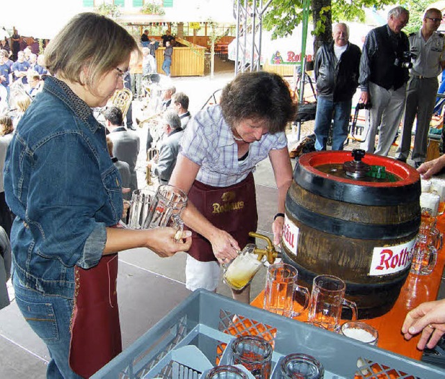 Damit hatten sie nicht gerechnet: Fr ...eten keinen Tropfen des khlen Biers.   | Foto: Scharf