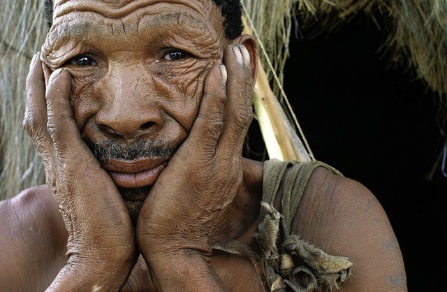 Ein Angehriger der Buschmnner  in  Botswana   | Foto: DPA