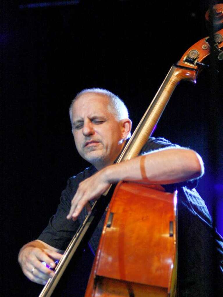 Bernd Heitzler, Bassist des Cecile Verny Quartets