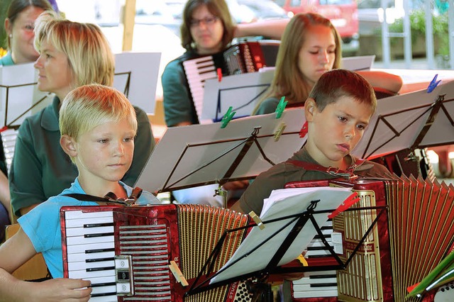 Nach dem Familiengottesdienst spielte ...  junge Zglinge ihre Konzertpremiere.  | Foto: Binner-Schwarz