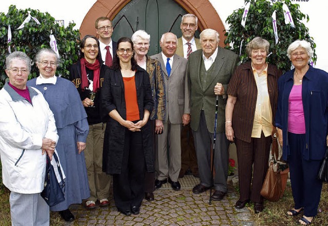 Sie wohnten fast alle im Hauinger Pfar...elga Nbling und Pfarrfrau Heidi Reis.  | Foto: Paul Schleer