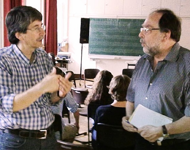 Schiller-Direktor Manfred Keller (l.) und Prof.  Gnter Schnitzler.   | Foto: Schule