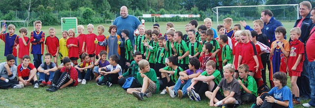Hellauf begeistert waren viele Juniore...eim Spielefest des SC Rheinfelden 03.   | Foto: Benjamin Zenke