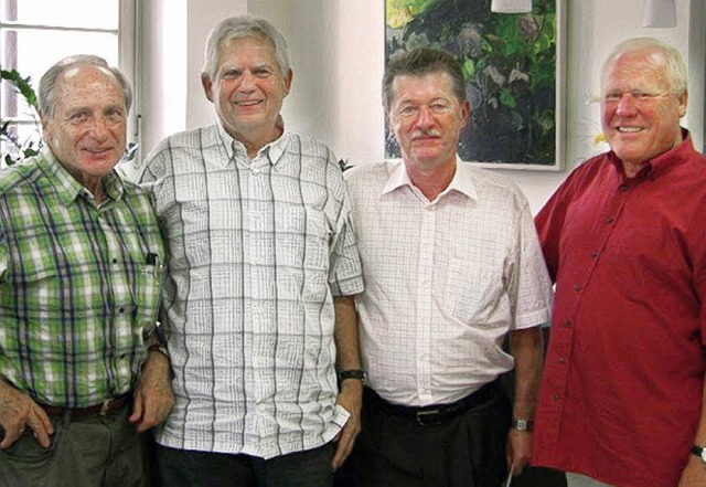 Der FC Emmendingen erhielt eine Ehrung...eter Rutz, Rolf Teske, Gerhard Deist.   | Foto: verein