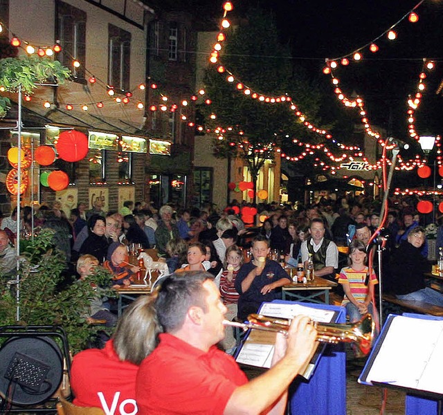 Lichterspiel und viel Musik gibt&#8217;s beim Fest.   | Foto: archiv: H. fssel