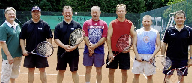Die drei erstplazierten Mannschaften b...chtzenvereins Jechtingen (von links).  | Foto: Roland Vitt