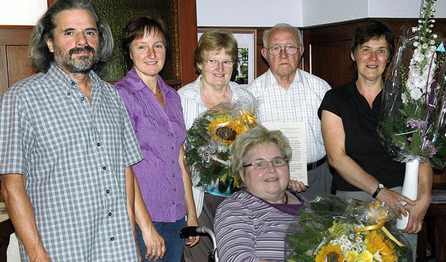 Ehrungen beim Kirchenchor Niederhof: C...nika Kammerer. Vorne Gisela Kammerer.   | Foto: Chymo