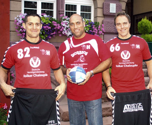 Die  Neuzugnge bei den TVH-Handballer...iner Thomas Welle und Roman Rotzinger.  | Foto: Lena-marie Jrger