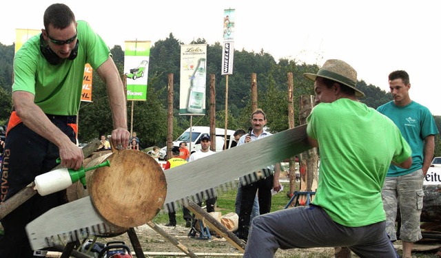 Holzfllen wird in Schuttertal zwei Tage lang zu einem Sport.  | Foto: Veranstalter