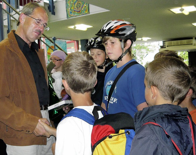 Abschied: Nach 35 Jahren verlsst Konrad Erny die Schule.  | Foto: A.Mutz