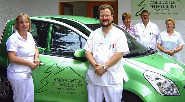 Das Team des ambulanten Pflegedienstes...swirtschaftsleitung Hildegard Bhler.   | Foto: Spital Schnau