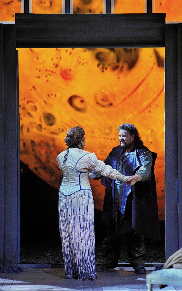 Neue Stimme in der &#8222;Walkre&#822...linde und Johann Botha als Siegmund.    | Foto: dpa/Bayreuther Festspiele