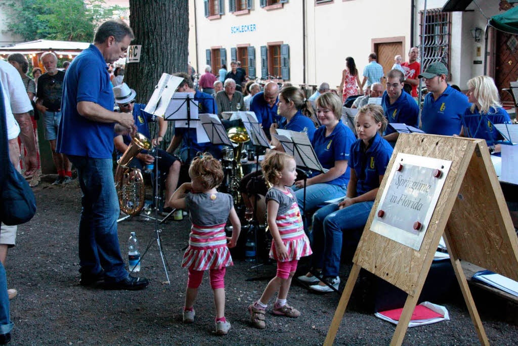 Nicht nur edle Tropfen, auch viel Musik gab’s beim Markgrfler Weinfest in Staufen.