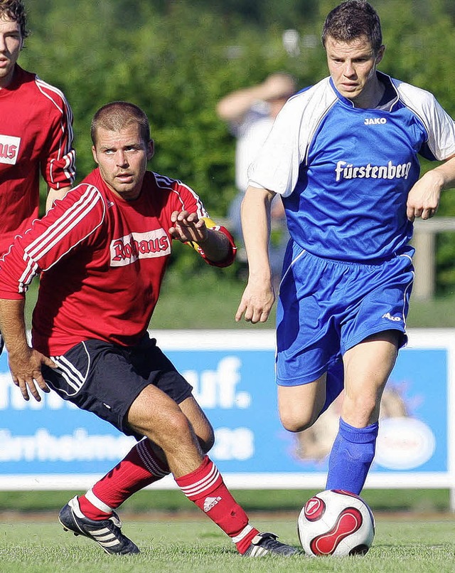 Unter Wert geschlagen: Bonndorfs Kapit...inen Teamkollegen lange auf Ballhhe.   | Foto: Dieter Reinhardt