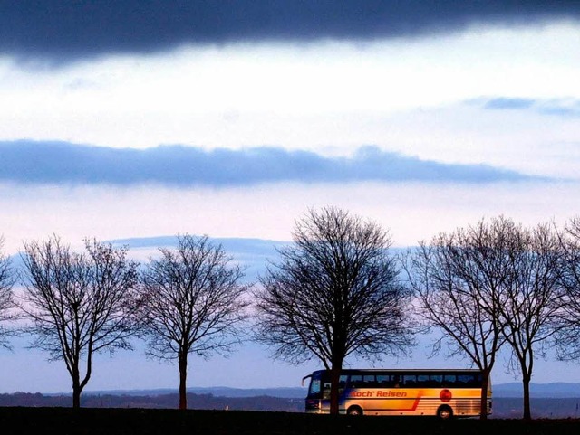 Soll der Bahn Konkurrenz machen: der Fernbus.  | Foto: DPA