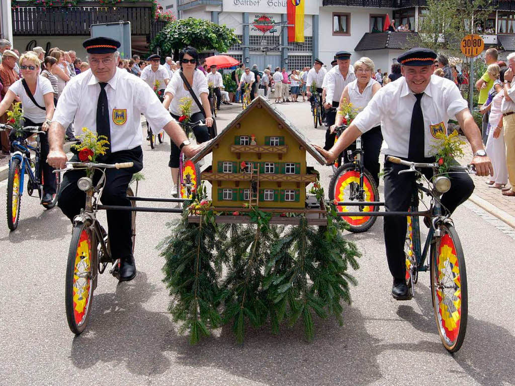 „Unsere letzte gemeinsame Fahrt“ : Zwei Urgesteine des Radfahrvereins Prechtal. 