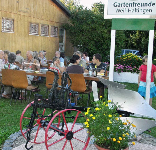 Da verweilt man gerne: Die Gartenfreun... einmal mehr als glnzende Gastgeber.   | Foto: Ounas-krusel