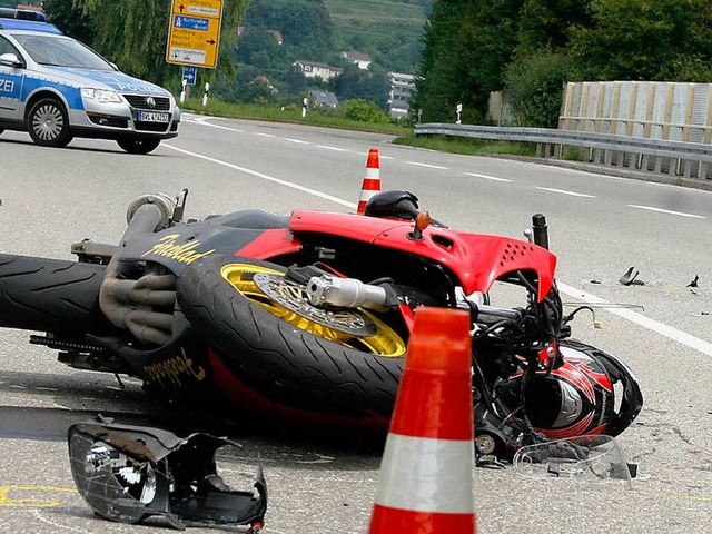 Das Motorrad nach dem Unfall.  | Foto: Heidi Foessel