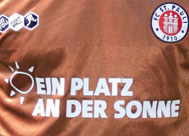 Umstritten: Die ARD findet es nicht gu...ots des FC St. Pauli Werbung betreibt.  | Foto: ddp