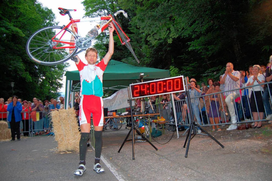 Geschafft: Christoph Fuhrbach hat den Hhenmeterweltrekord geknackt.   | Foto: Valentin Ade