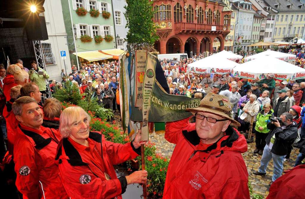 Damit geben die neun Wanderer den Startschuss fr den 110. Deutschen Wandertag in Freiburg und Region.