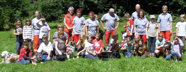 Viel Wissen rund um den Hund erfuhren ...fel und hatten eine Menge Spa dabei.   | Foto: Eileen woestmann